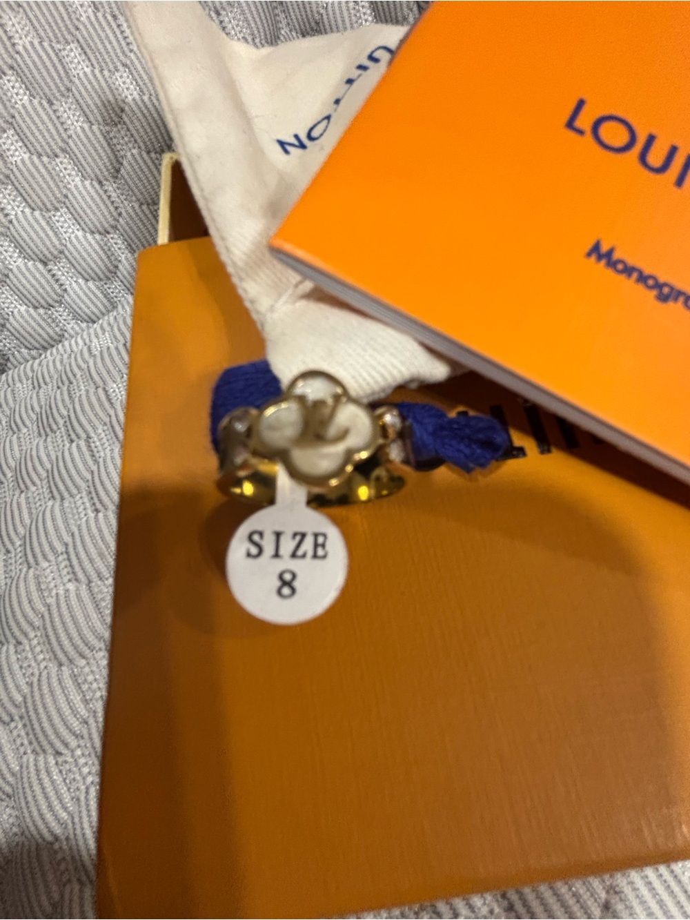LV ring - Picture 2 of 3